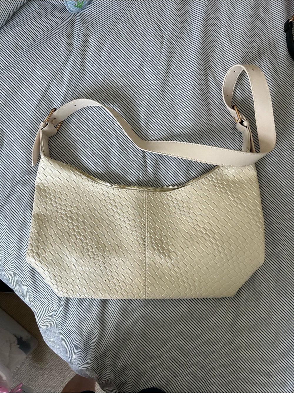 Cream Woven Shoulder Bag - Classic Women's Handbag